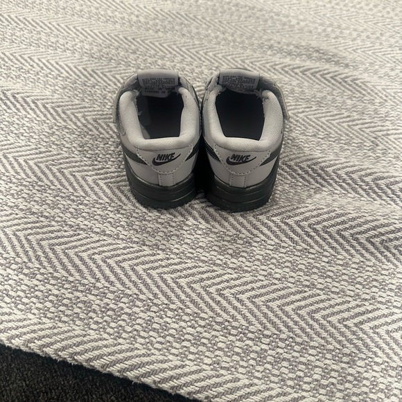 Nike Air Force Ones. - Picture 4 of 4